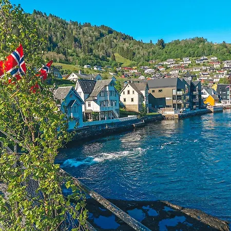 Nortorp, Stort Hus Med Egen Brygge I Sentrum * Kvam (Hordaland)