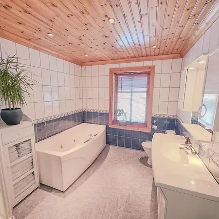Nortorp, Stort Hus Med Egen Brygge I Sentrum Villa