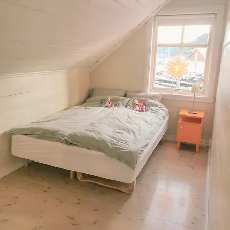 Nortorp, Stort Hus Med Egen Brygge I Sentrum
