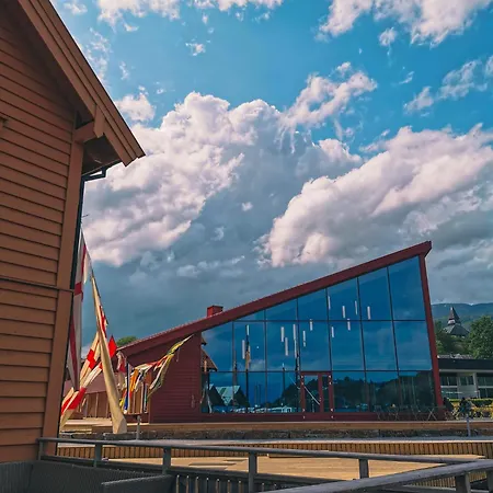 Nortorp, Stort Hus Med Egen Brygge I Sentrum